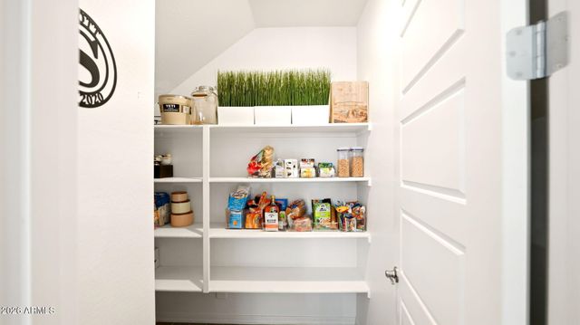 1918 W LARIAT Lane, Phoenix, AZ 85085