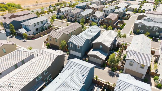 1918 W LARIAT Lane, Phoenix, AZ 85085