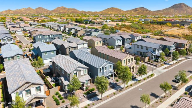 1918 W LARIAT Lane, Phoenix, AZ 85085