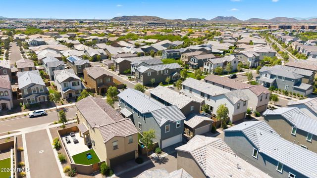 1918 W LARIAT Lane, Phoenix, AZ 85085