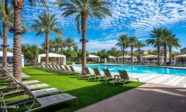 1918 W LARIAT Lane, Phoenix, AZ 85085