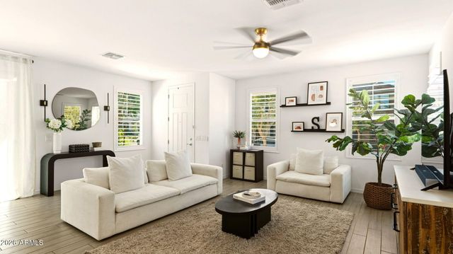 1918 W LARIAT Lane, Phoenix, AZ 85085