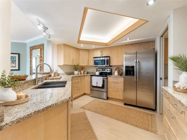 1850 Bay Road 3G, Vero Beach, FL 32963