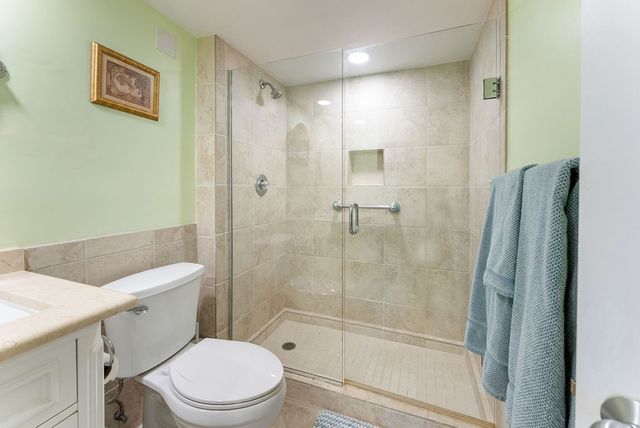 1850 Bay Road 3G, Vero Beach, FL 32963