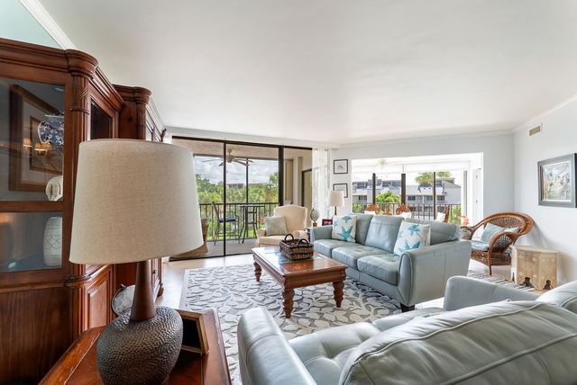 1850 Bay Road 3G, Vero Beach, FL 32963