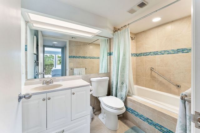 1850 Bay Road 3G, Vero Beach, FL 32963