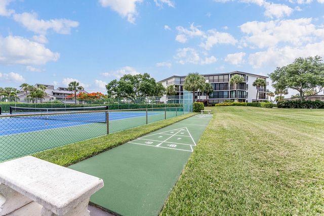 1850 Bay Road 3G, Vero Beach, FL 32963