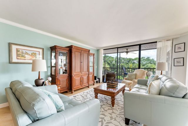 1850 Bay Road 3G, Vero Beach, FL 32963