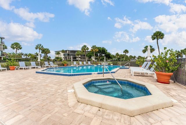 1850 Bay Road 3G, Vero Beach, FL 32963