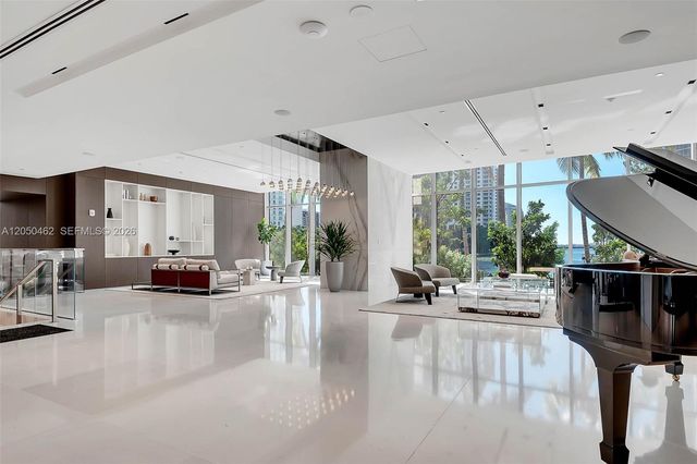 300 Biscayne Boulevard Way 3008W, Miami, FL 33131