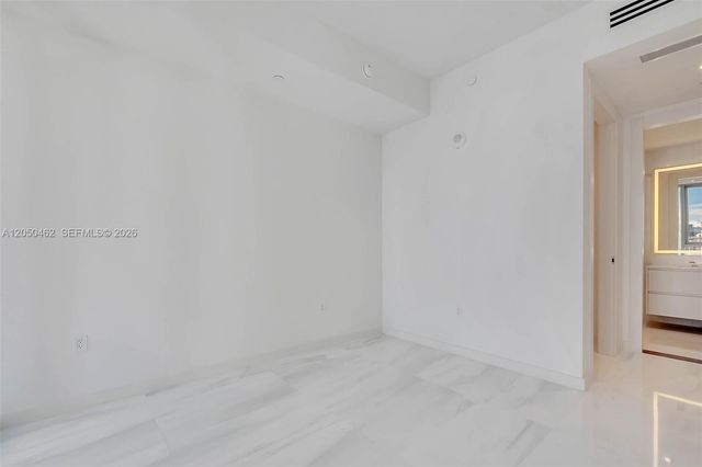 300 Biscayne Boulevard Way 3008W, Miami, FL 33131