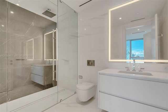 300 Biscayne Boulevard Way 3008W, Miami, FL 33131