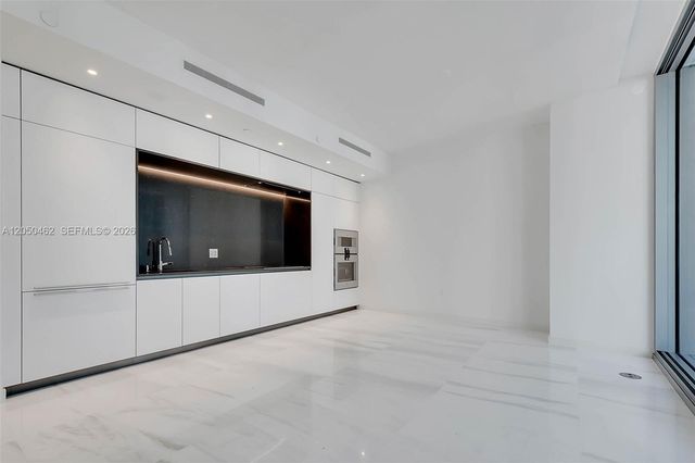 300 Biscayne Boulevard Way 3008W, Miami, FL 33131