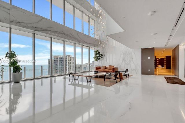 300 Biscayne Boulevard Way 3008W, Miami, FL 33131