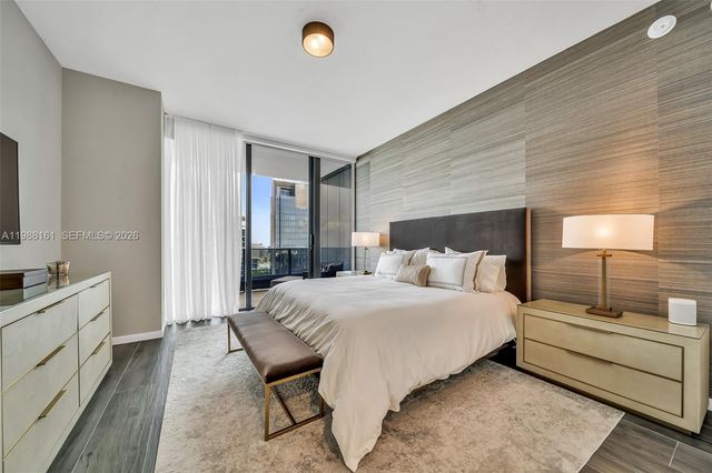 1000 Brickell Plz PH5807, Miami, FL 33131