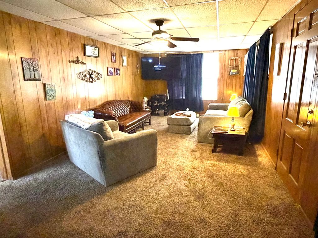 Image 3 of property listing at 309 Leafland Avenue, Centralia, IL 62801