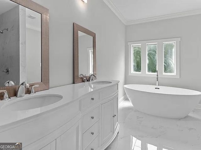 1370 Howard Lewis Road, White Plains, GA 30678