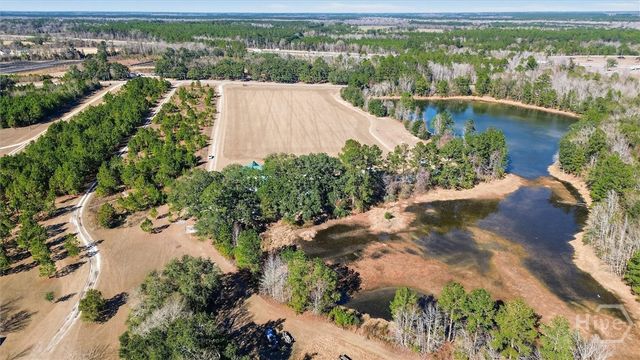 348 Lennies Pond Road, Ellabell, GA 31308