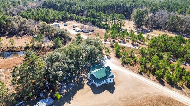 348 Lennies Pond Road, Ellabell, GA 31308