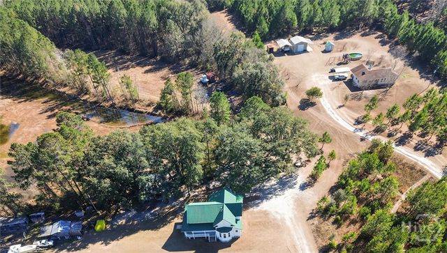 348 Lennies Pond Road, Ellabell, GA 31308