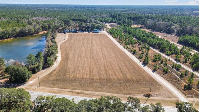 348 Lennies Pond Road, Ellabell, GA 31308