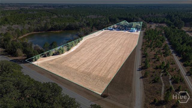 348 Lennies Pond Road, Ellabell, GA 31308