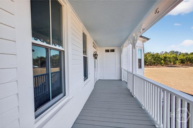 348 Lennies Pond Road, Ellabell, GA 31308