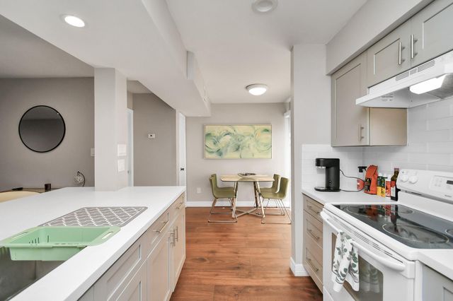 6111 Beverly Hill Street 62, Houston, TX 77057