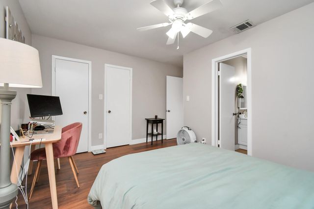 6111 Beverly Hill Street 62, Houston, TX 77057