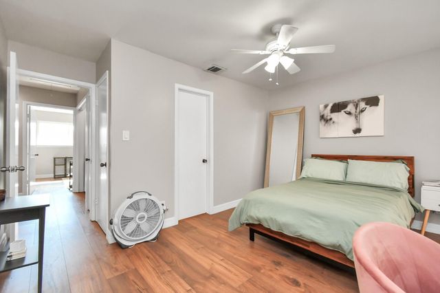 6111 Beverly Hill Street 62, Houston, TX 77057