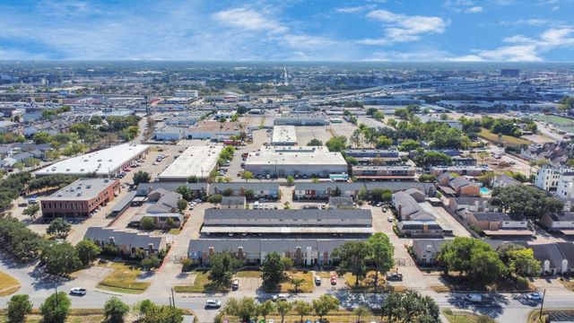 6111 Beverly Hill Street 62, Houston, TX 77057