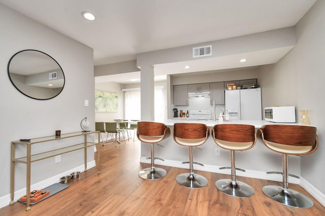 6111 Beverly Hill Street 62, Houston, TX 77057