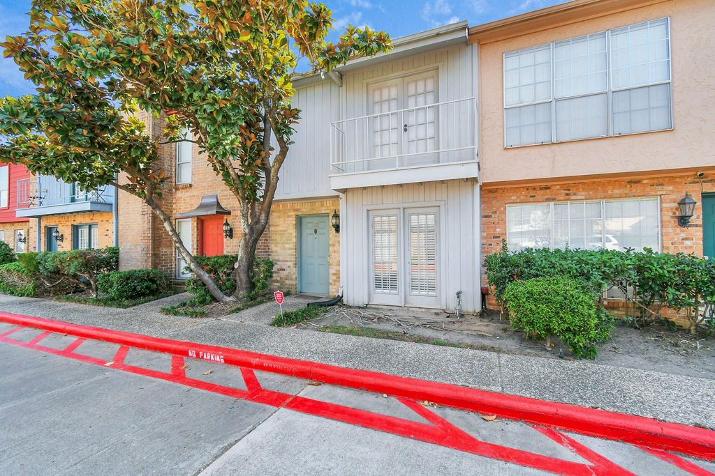 6111 Beverly Hill Street 62, Houston, TX 77057