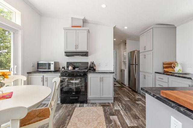 500 Briggs Road, Walnut Shade, MO 65771