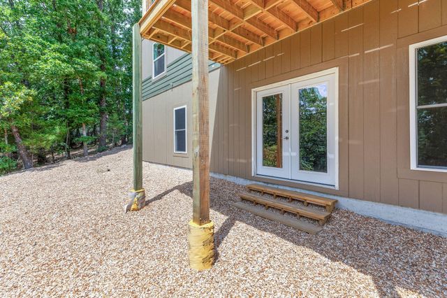 500 Briggs Road, Walnut Shade, MO 65771