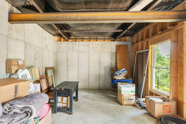 500 Briggs Road, Walnut Shade, MO 65771