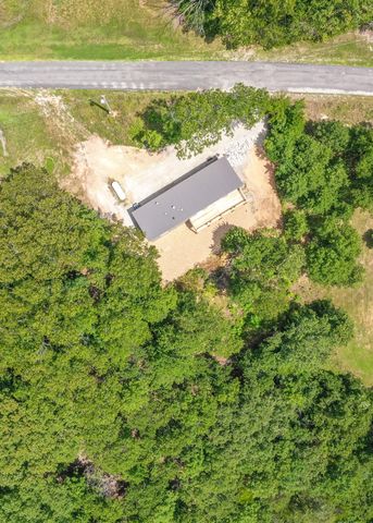 500 Briggs Road, Walnut Shade, MO 65771