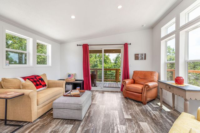 500 Briggs Road, Walnut Shade, MO 65771