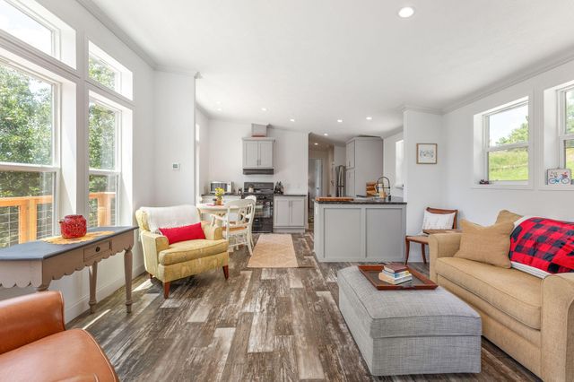 500 Briggs Road, Walnut Shade, MO 65771