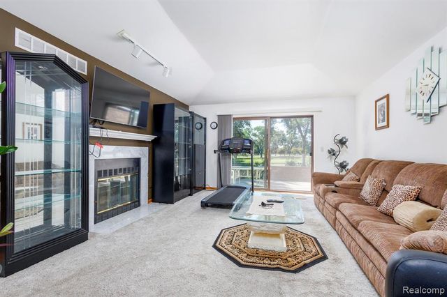 34457 Maple Lane Drive, Sterling Heights, MI 48312