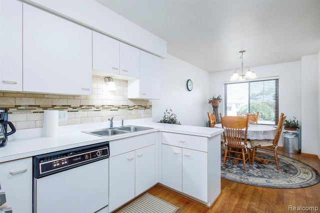 34457 Maple Lane Drive, Sterling Heights, MI 48312