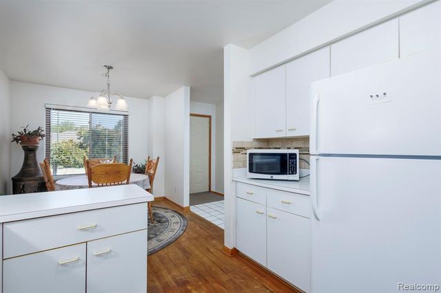 34457 Maple Lane Drive, Sterling Heights, MI 48312