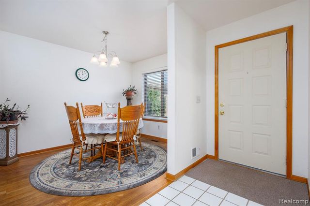 34457 Maple Lane Drive, Sterling Heights, MI 48312