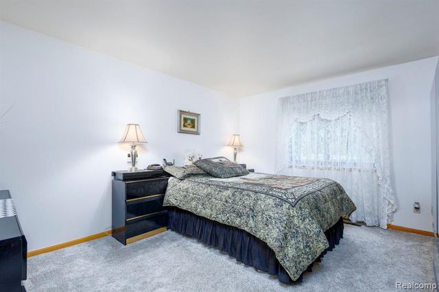 34457 Maple Lane Drive, Sterling Heights, MI 48312