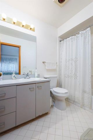 34457 Maple Lane Drive, Sterling Heights, MI 48312