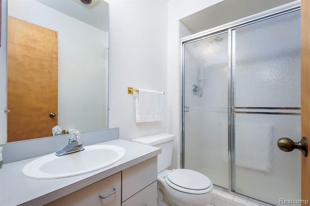 34457 Maple Lane Drive, Sterling Heights, MI 48312