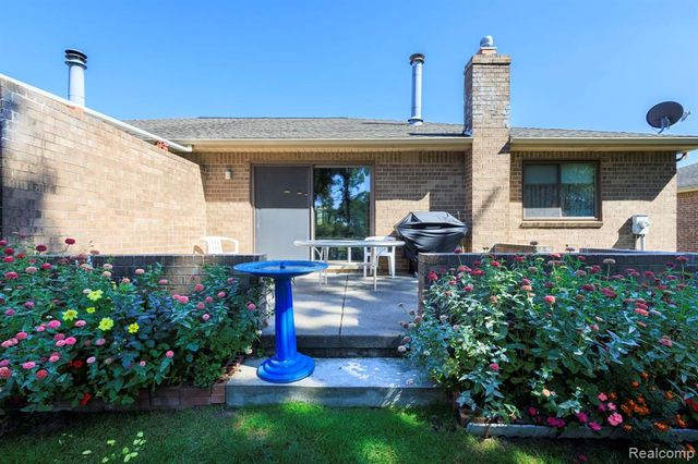 34457 Maple Lane Drive, Sterling Heights, MI 48312