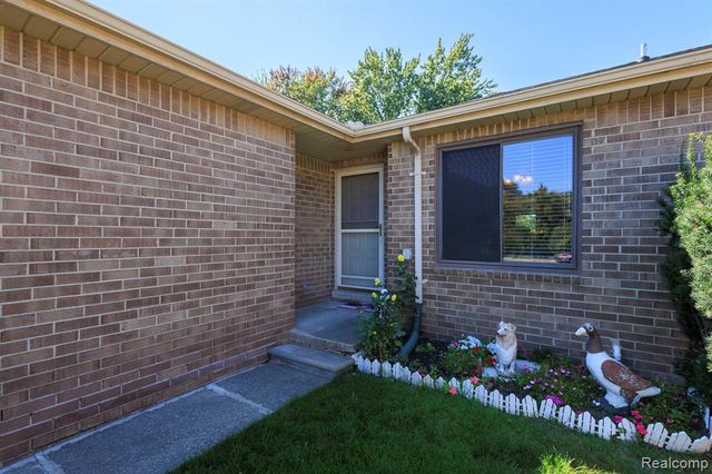 34457 Maple Lane Drive, Sterling Heights, MI 48312