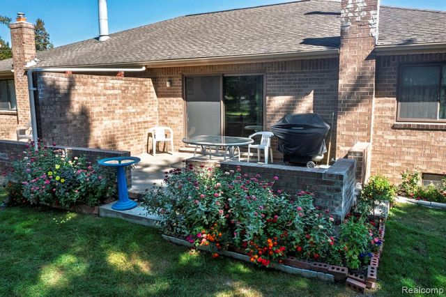 34457 Maple Lane Drive, Sterling Heights, MI 48312