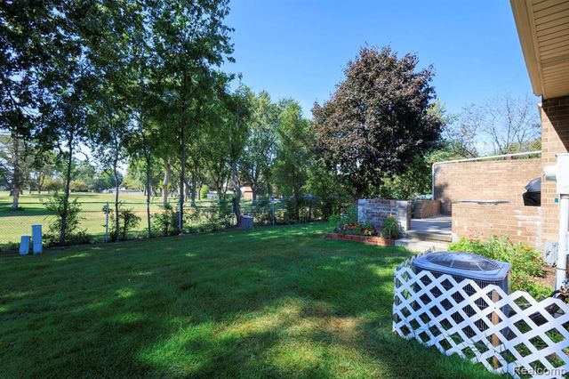 34457 Maple Lane Drive, Sterling Heights, MI 48312